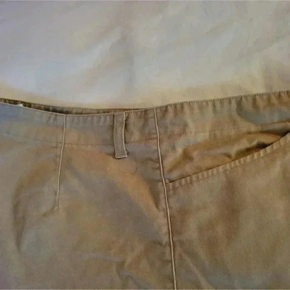 Jones New York  Beige Shorts size 12 cotton - Picture 4 of 9